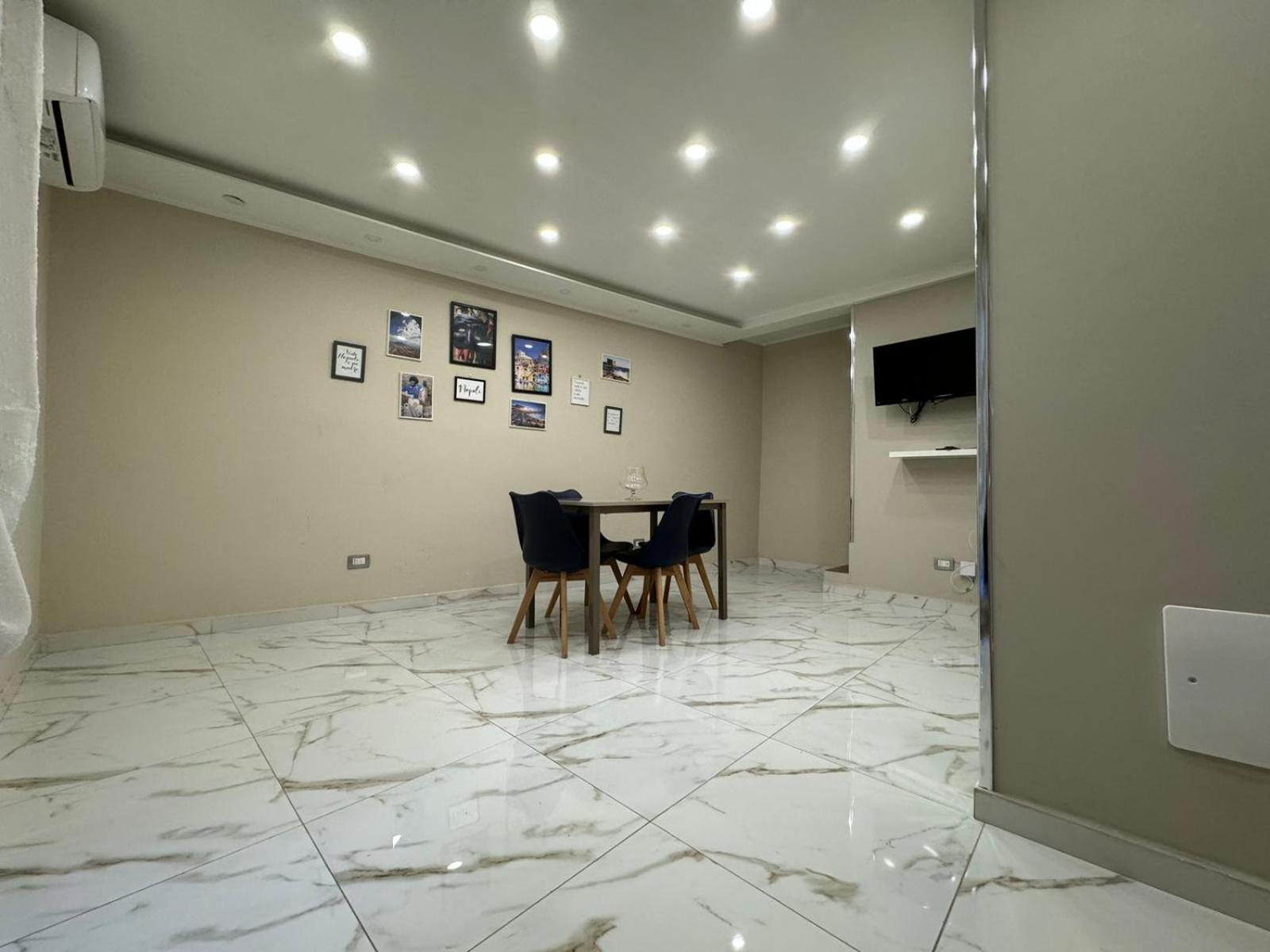 Pizzaiola'S Home Наполи Екстериор снимка