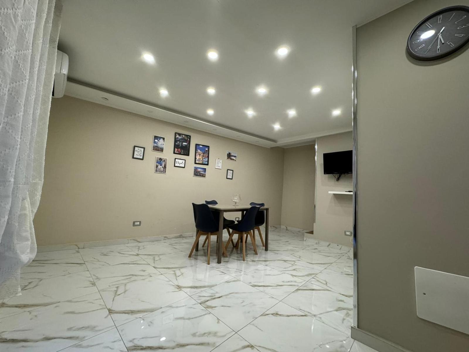 Pizzaiola'S Home Наполи Екстериор снимка
